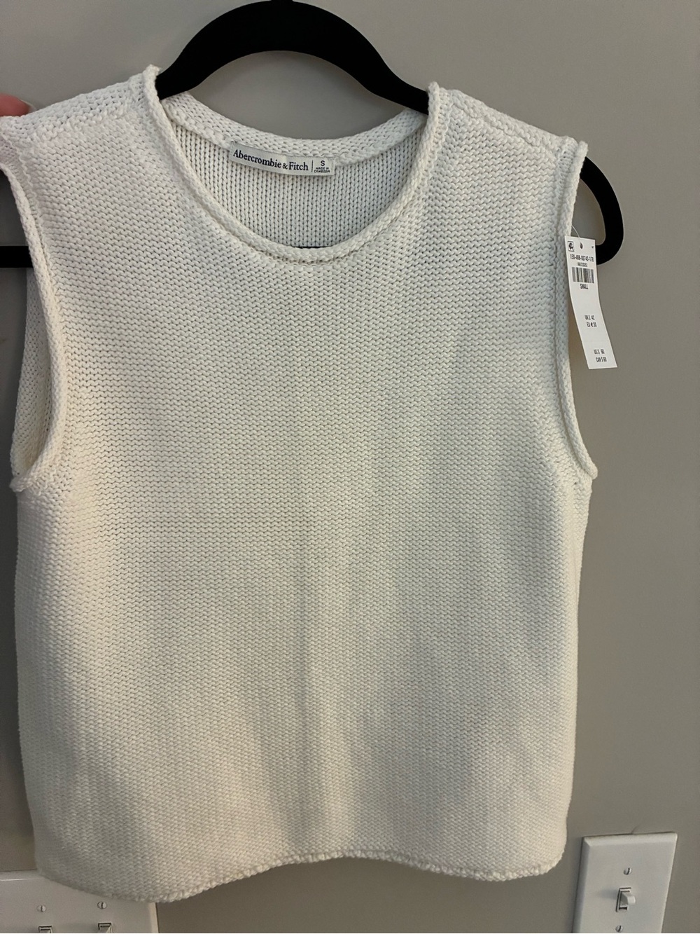 Abercrombie & Fitch rollneck Cream Knit Sleeveless Top - Picture 4 of 6